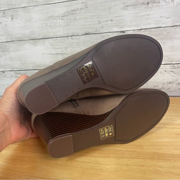 Market & Spruce Serah Suede Booties Taupe Size 8 - Picture 6 of 6